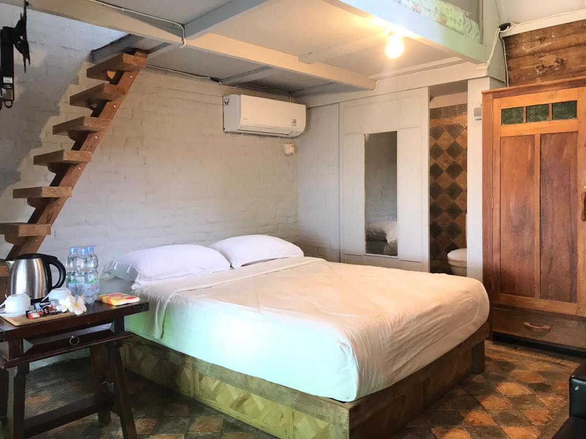 Villa Isabella Putri B&B Джепара Екстериор снимка