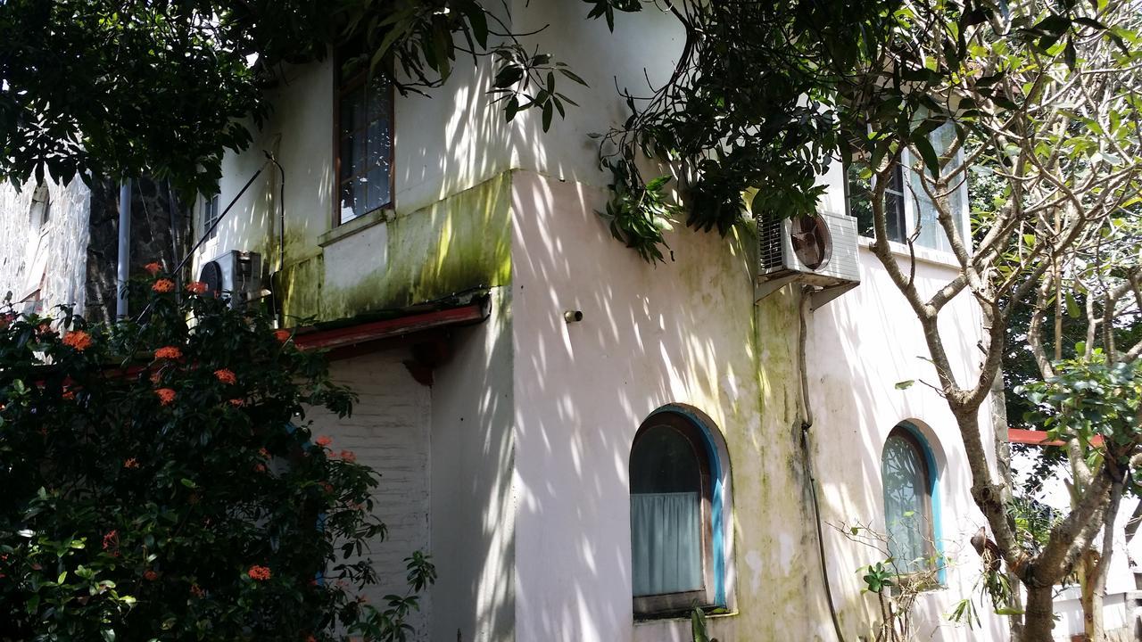 Villa Isabella Putri B&B Джепара Екстериор снимка