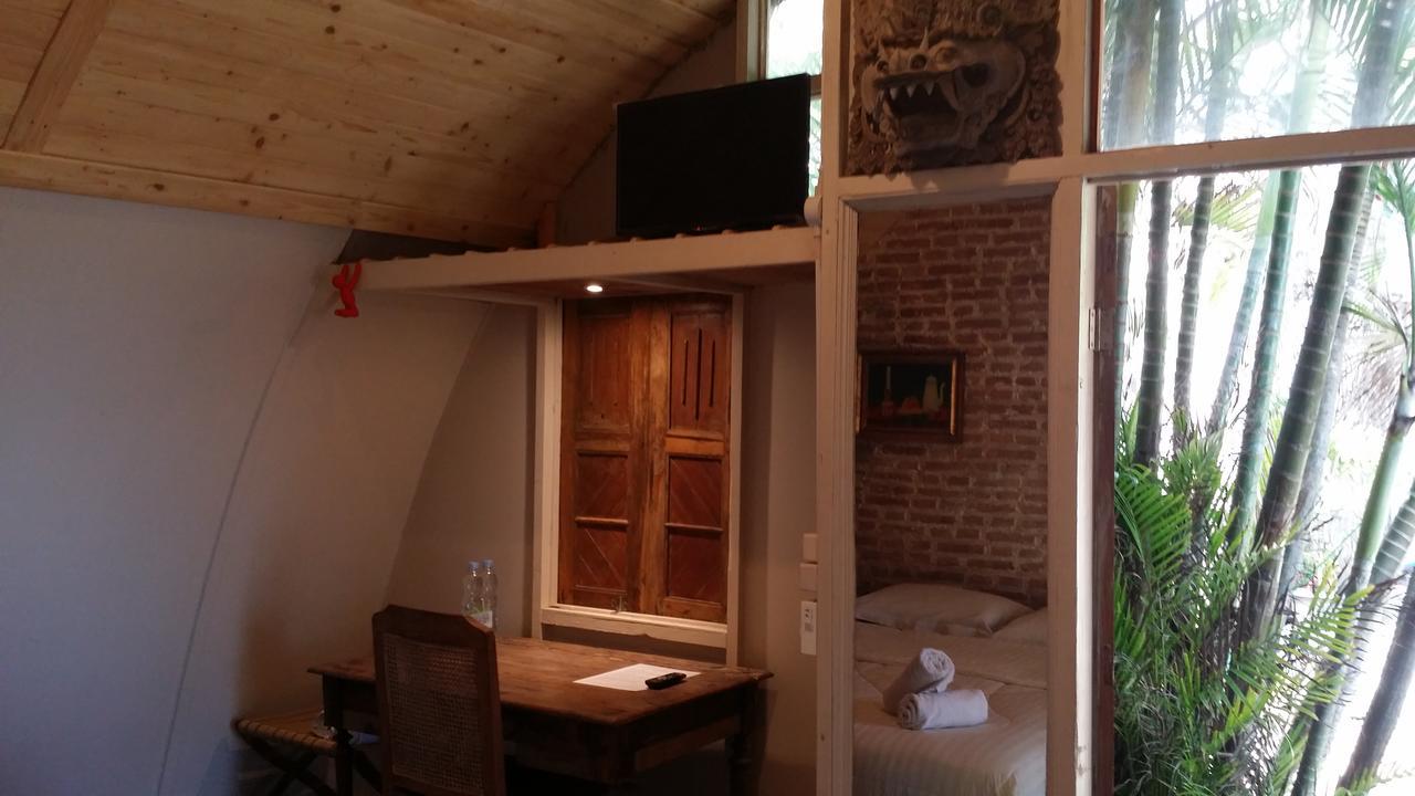 Villa Isabella Putri B&B Джепара Екстериор снимка