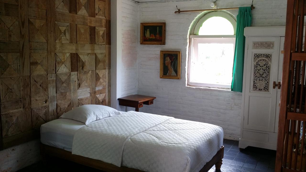 Villa Isabella Putri B&B Джепара Екстериор снимка