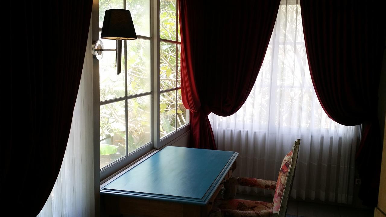 Villa Isabella Putri B&B Джепара Екстериор снимка