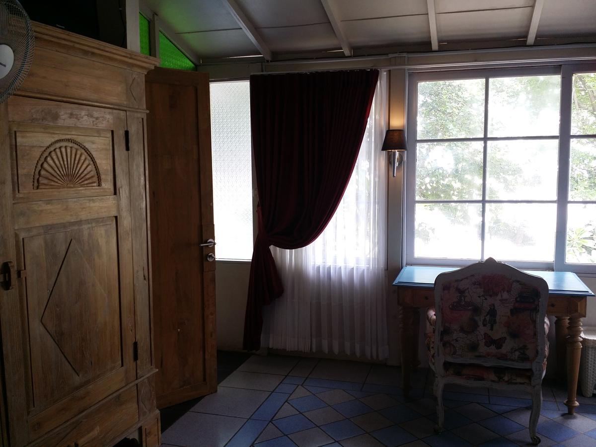 Villa Isabella Putri B&B Джепара Екстериор снимка