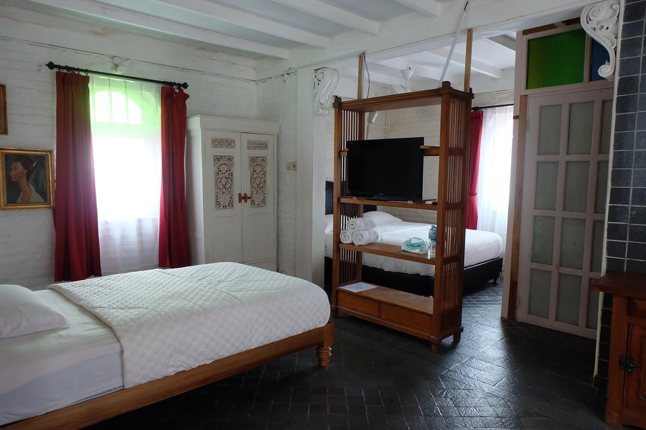 Villa Isabella Putri B&B Джепара Екстериор снимка