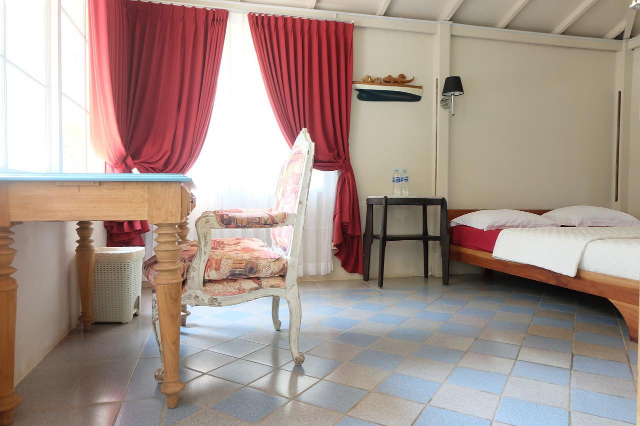 Villa Isabella Putri B&B Джепара Екстериор снимка