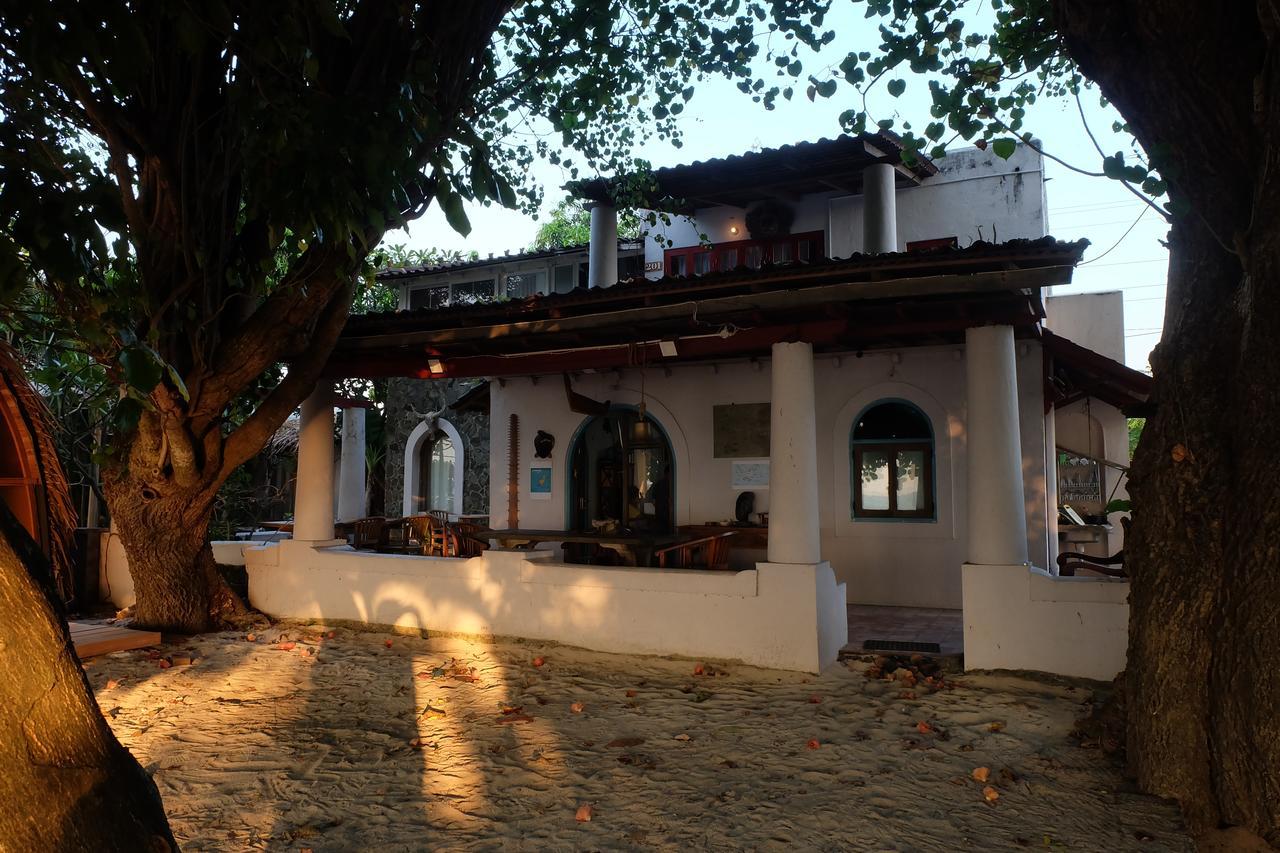 Villa Isabella Putri B&B Джепара Екстериор снимка